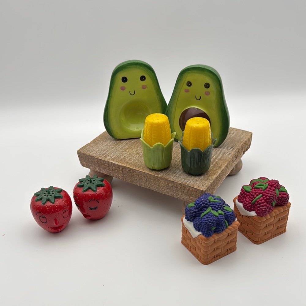 Fun Food Themed Salt and Pepper Shaker Curated Sets Lot‎ of 4 Sets
